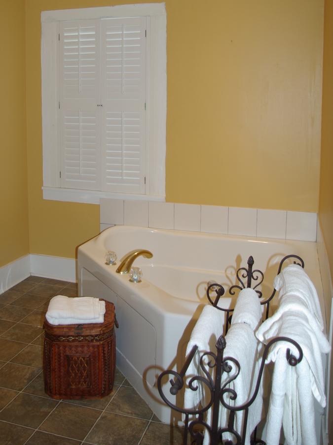 Twin Oaks Inn Natchez Room photo