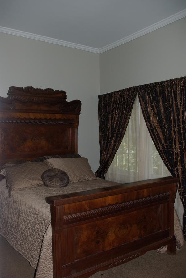 Twin Oaks Inn Natchez Room photo